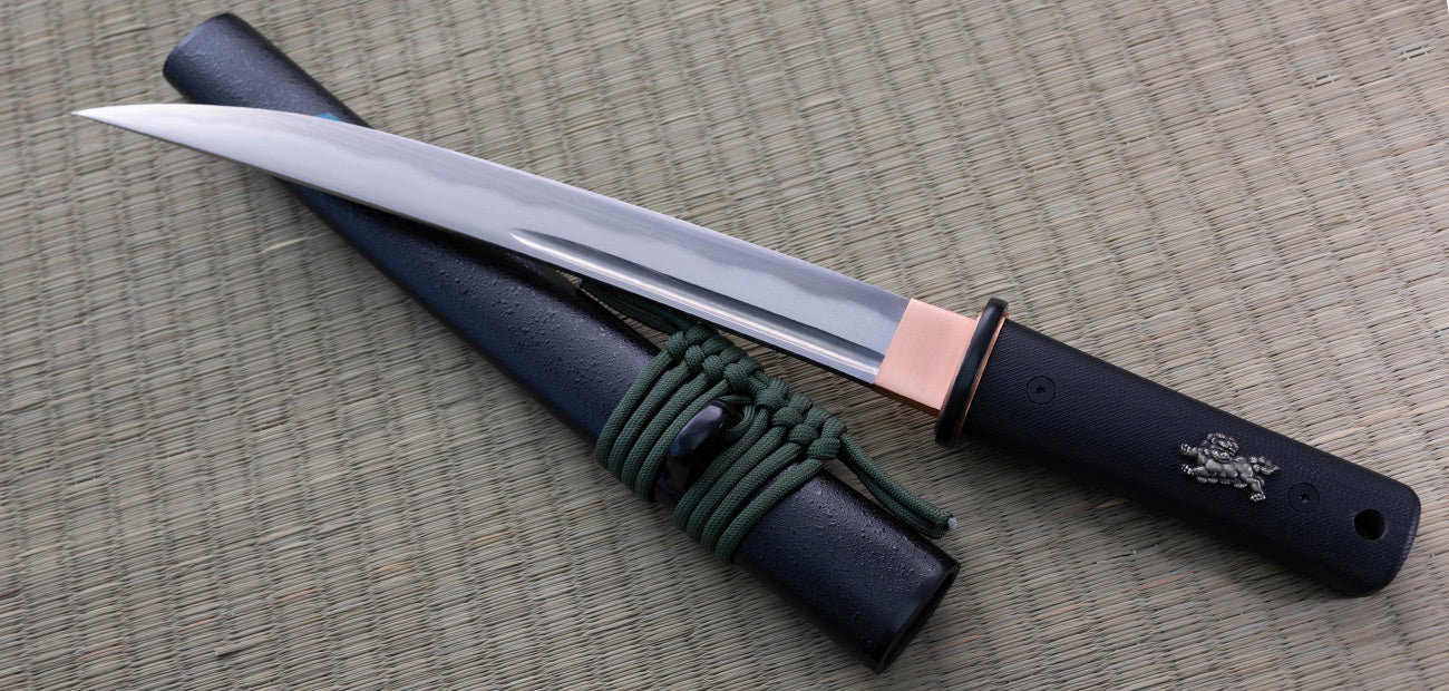 Modern Tanto open right view